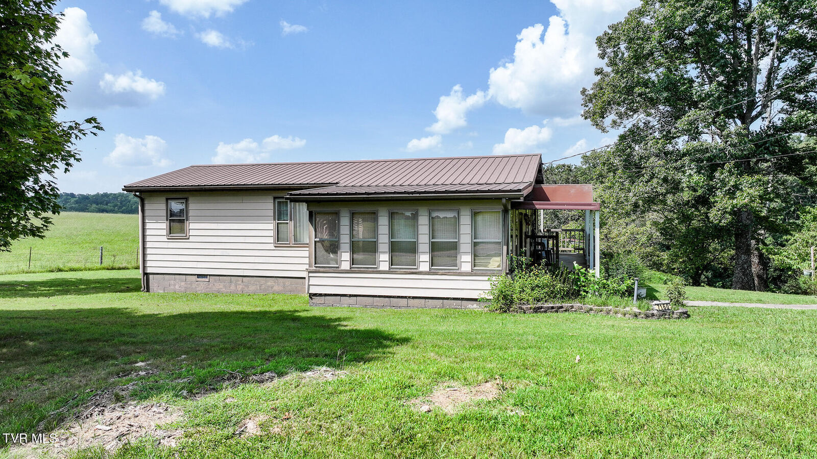 Property Photo: 7160 Warrensburg Road TN 37818