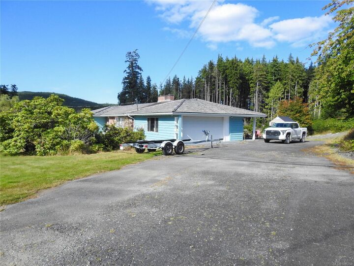 Property Photo: 556 Coal Harbour Rd BC V0N 1K0
