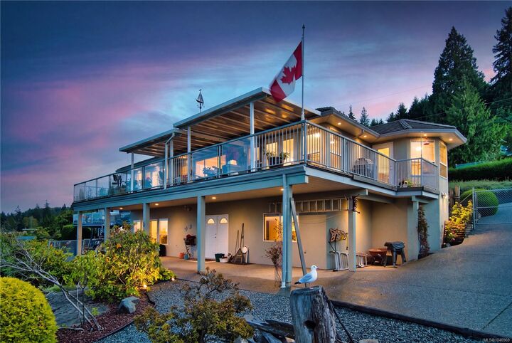Property Photo: 5200 Laguna Way BC V9T 5L7