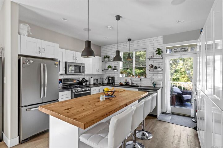 Property Photo: 513 Martina Way BC V9T 0E2
