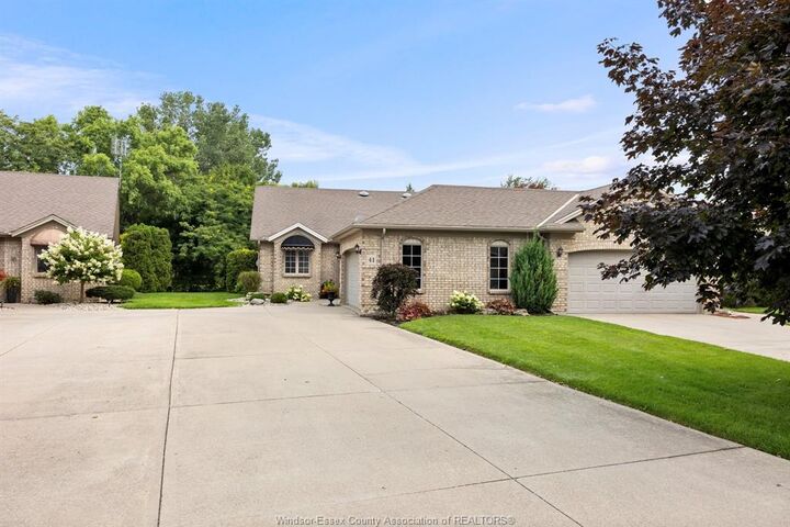 Property Photo: 41 Cherokee Lane ON N8H 5G5