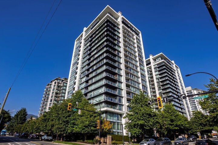 1320 Chesterfield Avenue 1103 — photo 1