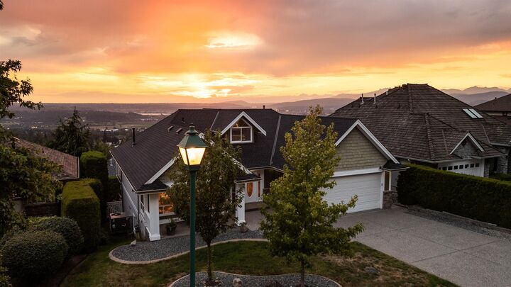 Property Photo:  35705 Hawksview Place  BC V3G 2Y1 