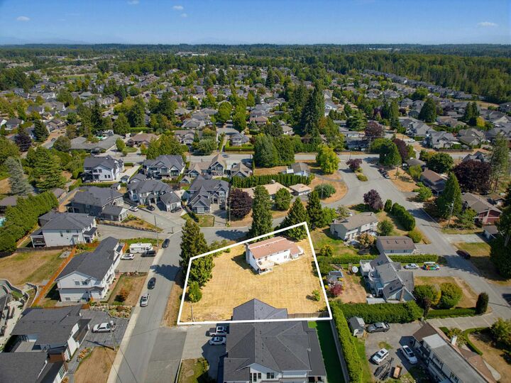 Property Photo: 4503 Southridge Crescent BC V3A 4N7