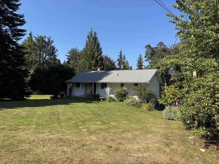 29669 Camelot Avenue — photo 1