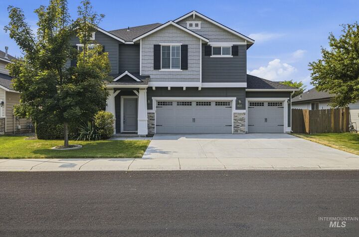 Property Photo:  401 E Joshua Tree Dr  ID 83646 