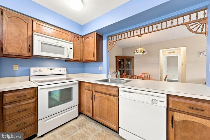 Property Photo:  988 Scotswood Court A  NJ 08054 