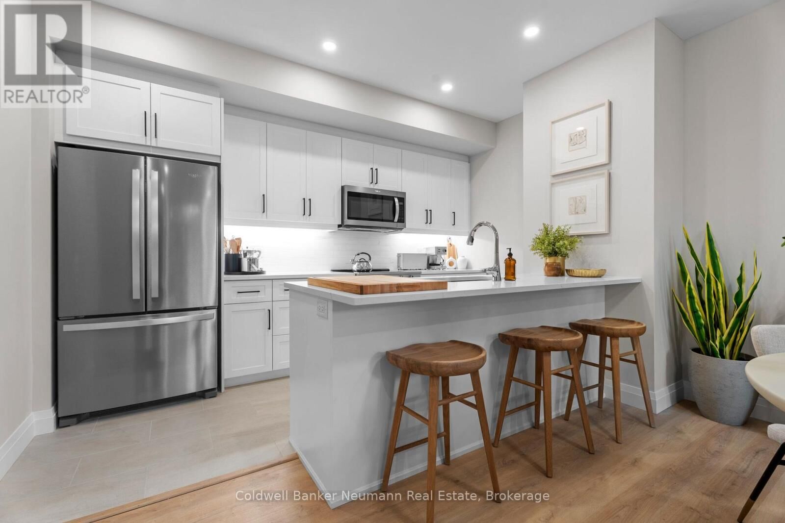 Property Photo:  1882 Gordon Street 616  ON N1L 0P6 