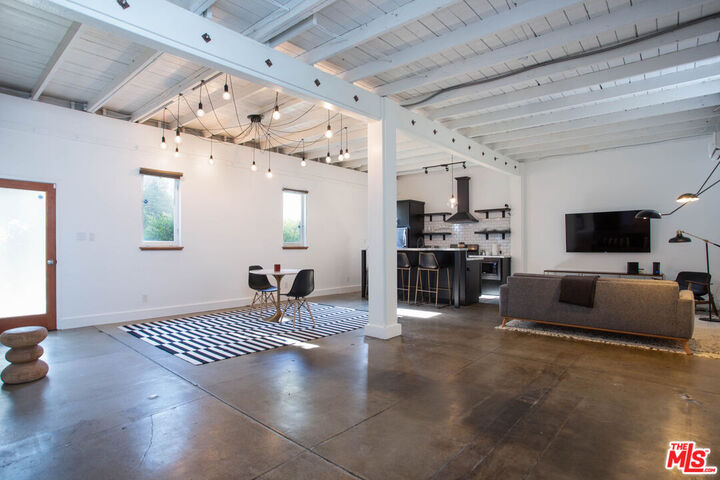 Property Photo: 748 N Citrus Ave CA 90038