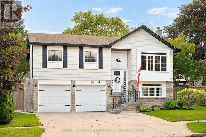Property Photo:  158 Autumn Hill Crescent  ON N2N 1K8 