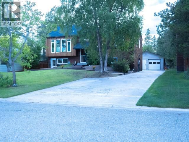 41 Tamarack Drive — photo 1