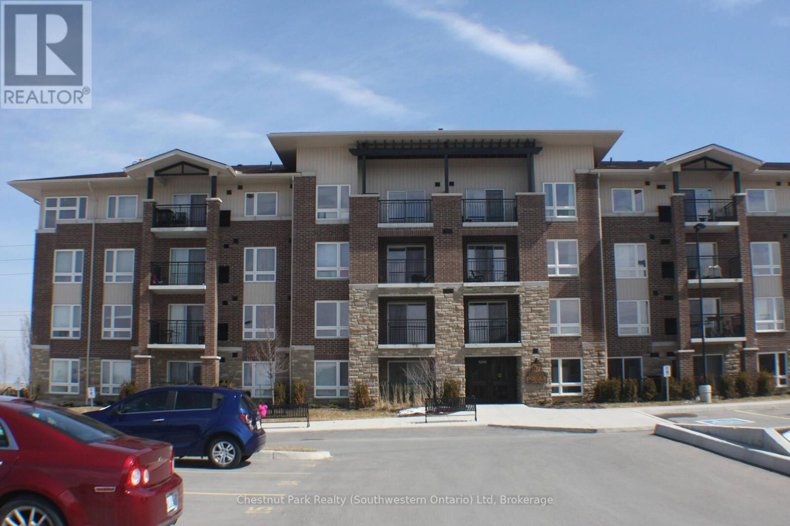 Property Photo:  67 Kingsbury Square 413  ON N1L 0L3 