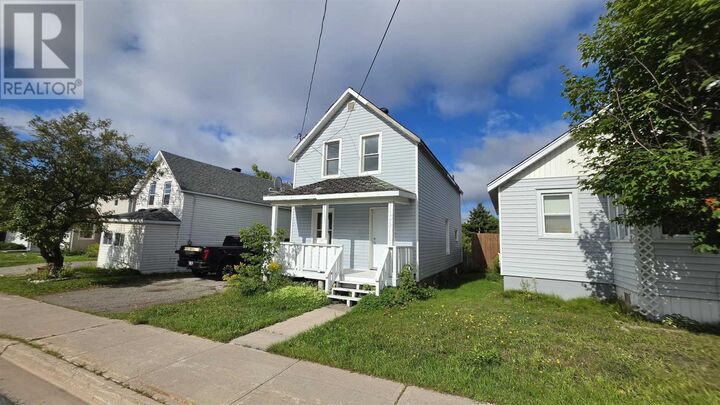 Property Photo:  539 John St  ON P6B 1V9 