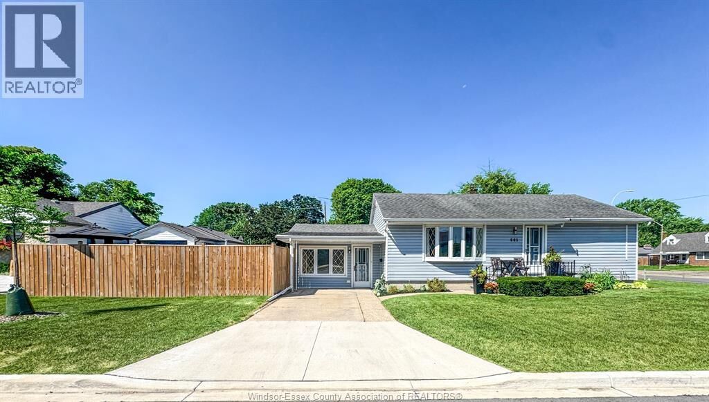 Property Photo:  805 Matthew Brady  ON N8S 3J7 