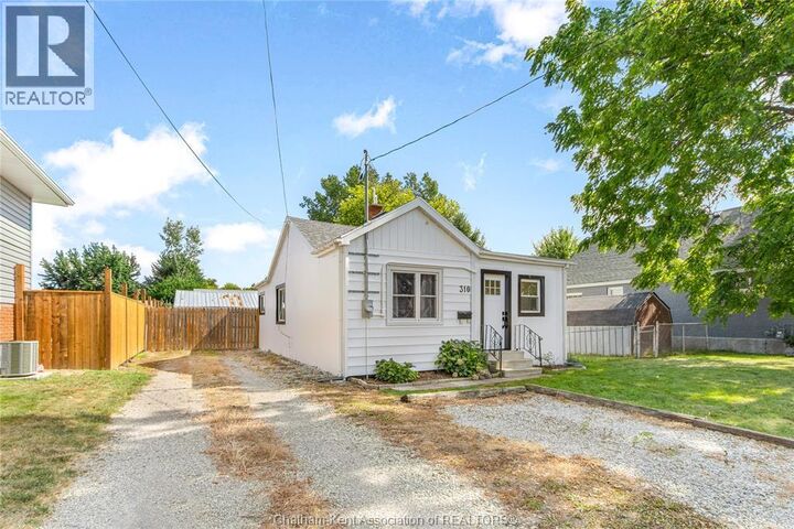 Property Photo:  310 McNaughton Avenue East  ON N7L 2G9 