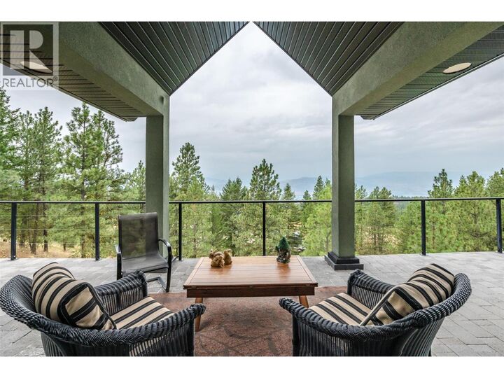 Property Photo: 180 Peregrine Court BC V0H 1V6