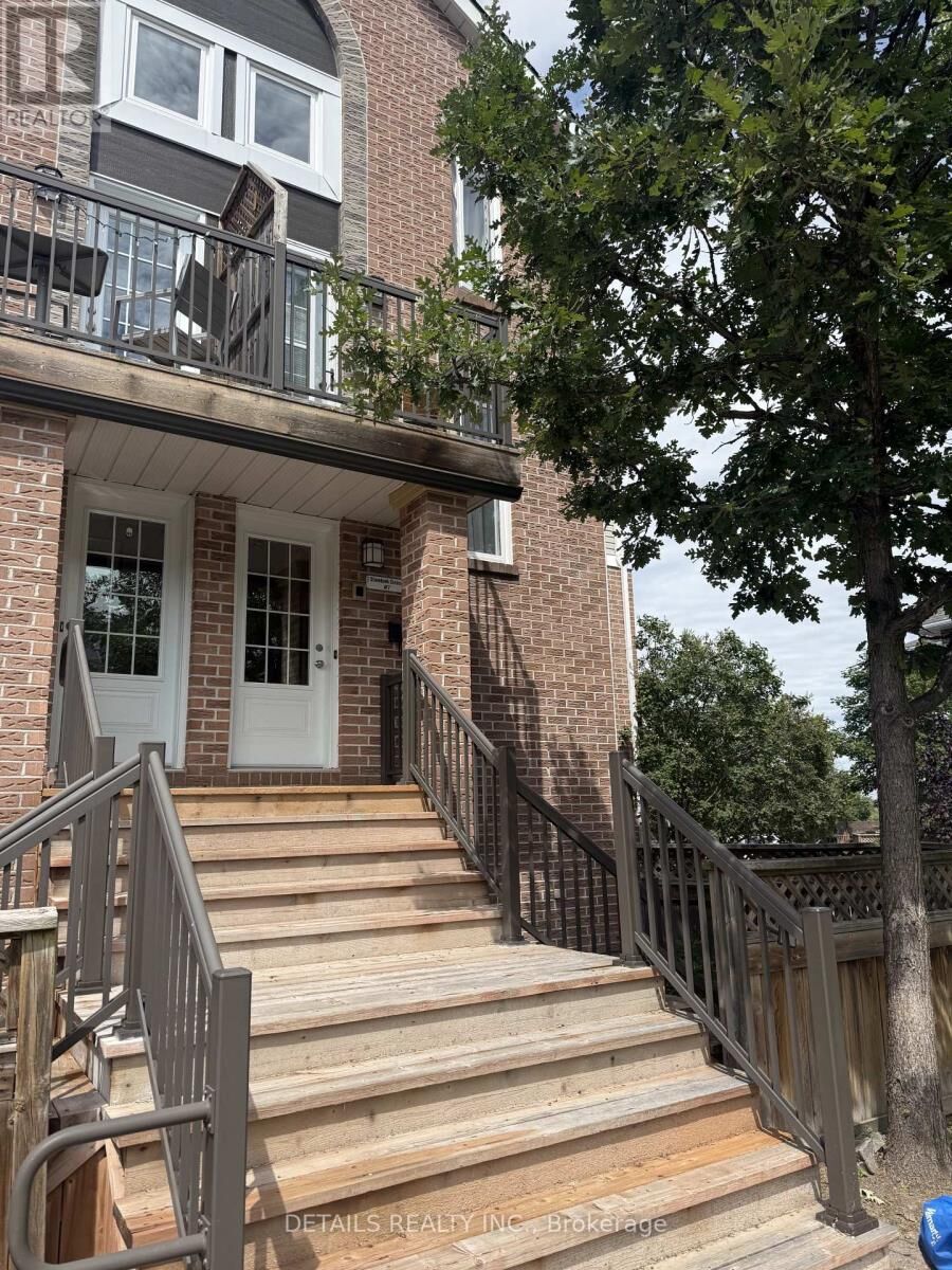 Property Photo:  1 Stonebank Crescent 7  ON K2H 9M3 