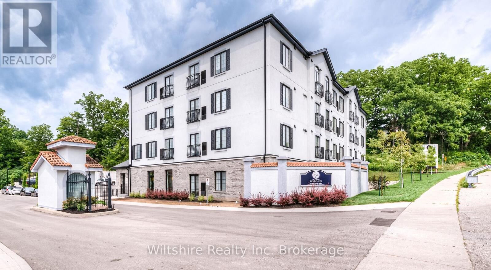 Property Photo:  3 John Pound Road 302  ON N4G 5X4 
