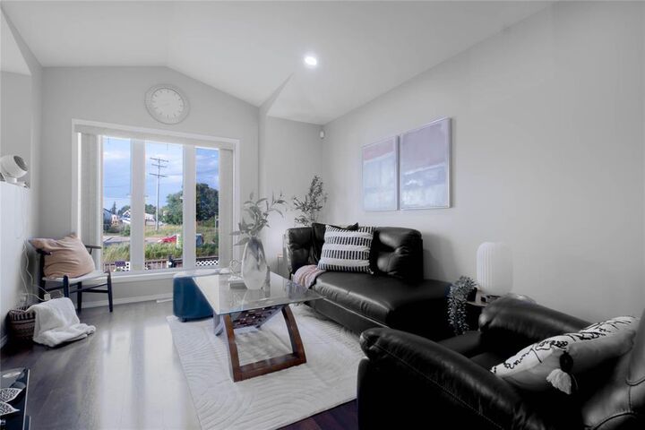 Property Photo: 1886 William Avenue West MB R2R 0C2
