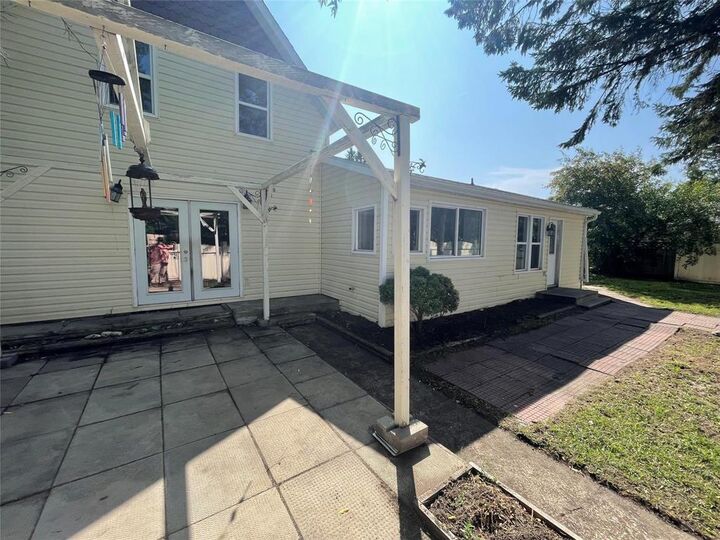 Property Photo:  220 Ottawa Street  MB R0K 0H0 