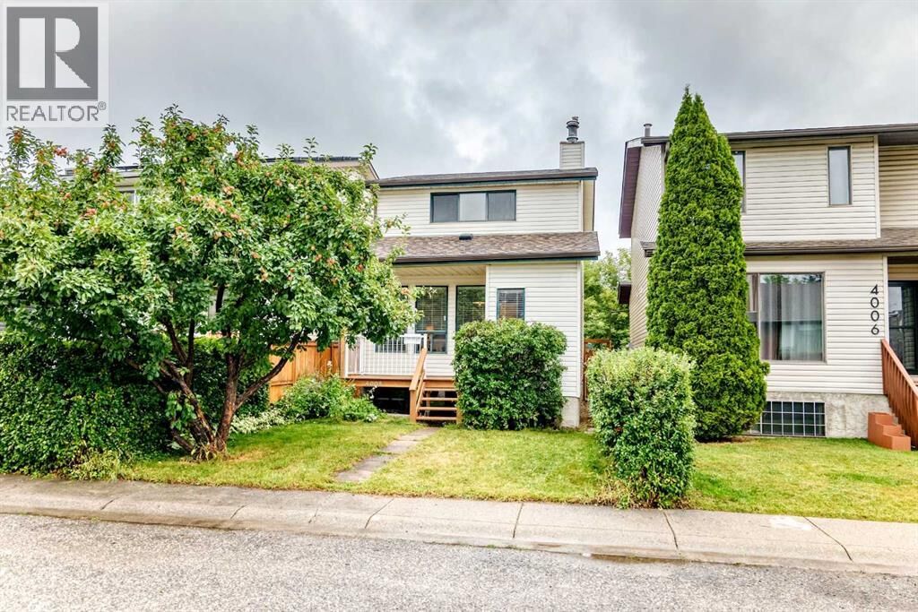 Property Photo:  4008 46 Street Southwest  AB T3E 6P3 