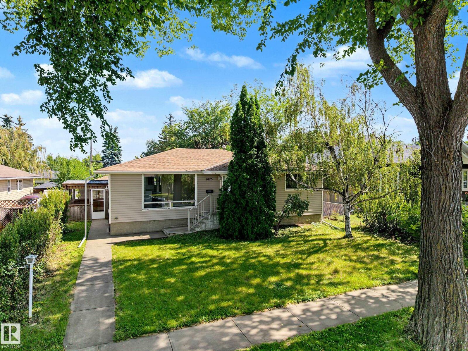Property Photo: 9723 76 Street NW AB T6C 2L1