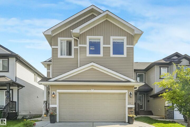 3359 13 Avenue NW — photo 1