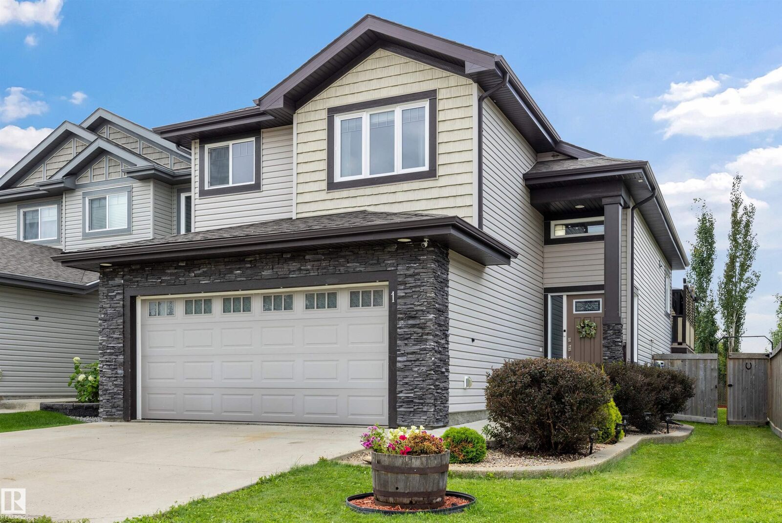 Property Photo: 1 Dittrich Avenue AB T8L 0N3