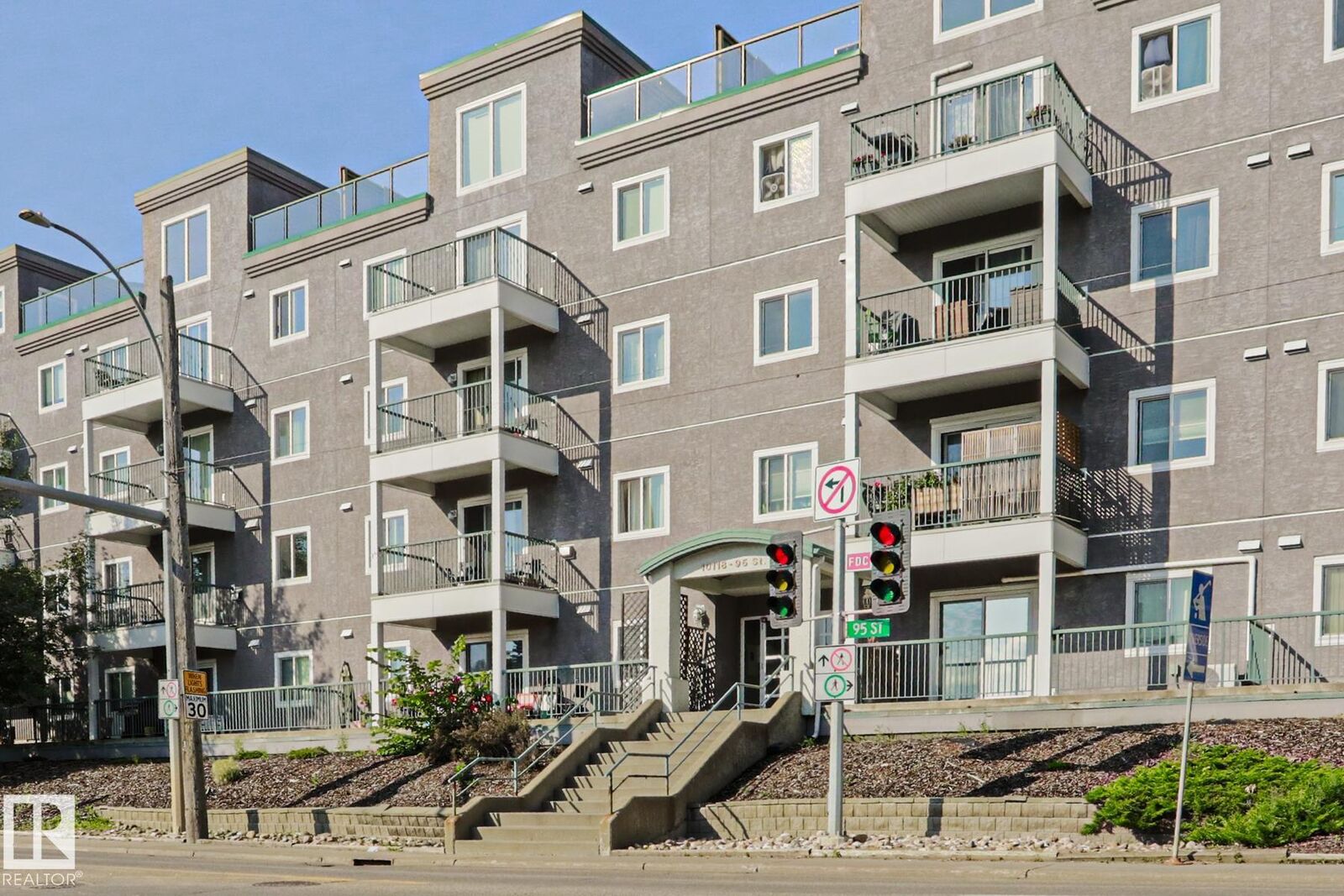 Property Photo:  10118 95 Street NW 101  AB T5H 4R6 
