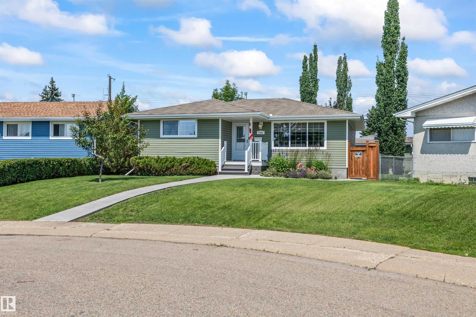 Property Photo: 7408 133 Avenue NW AB T5C 2E4
