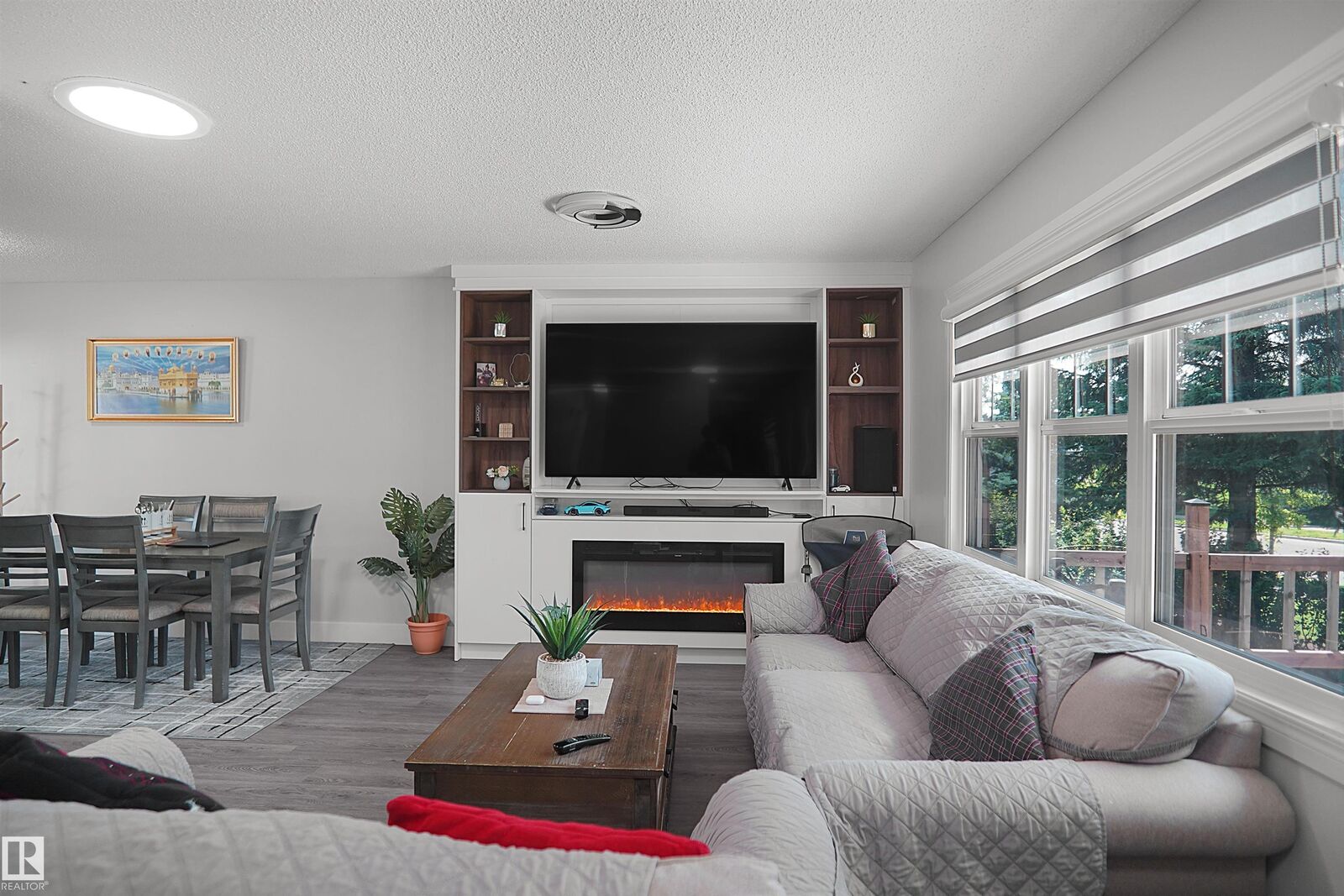 Property Photo:  4603 44 Street  AB T4X 1H3 