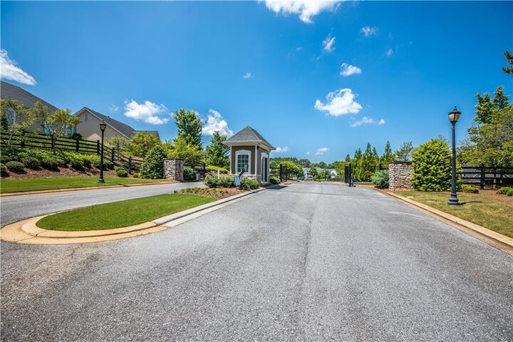 Property Photo:  101 Maplecrest Lane SE  GA 30161 