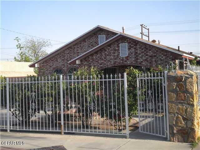 Property Photo:  3026 Douglas A &Amp B Avenue  TX 79903 