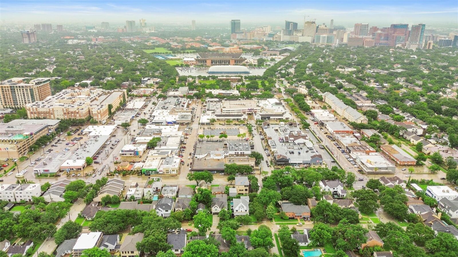 Property Photo:  6130 Kirby Drive  TX 77005 