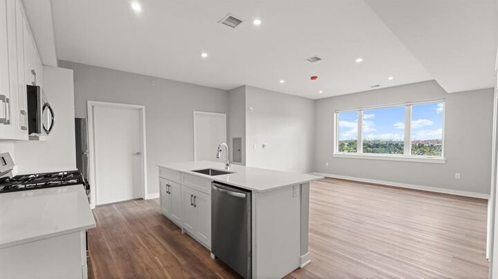 Property Photo: 475 Communipaw Ave 504 NJ 07304