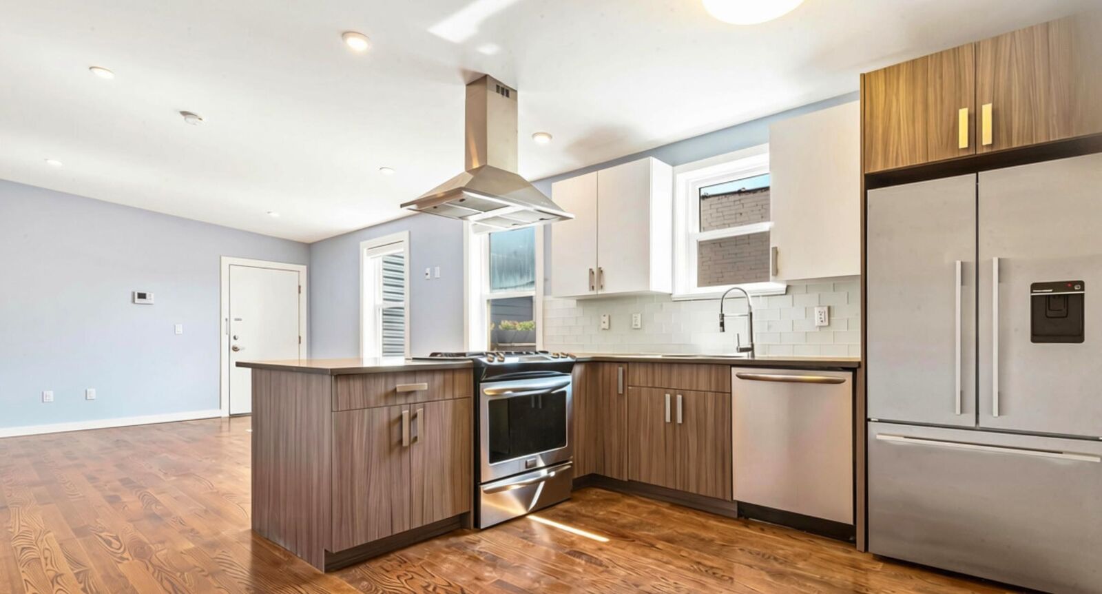 Property Photo:  102 Colgate St 302  NJ 07302 