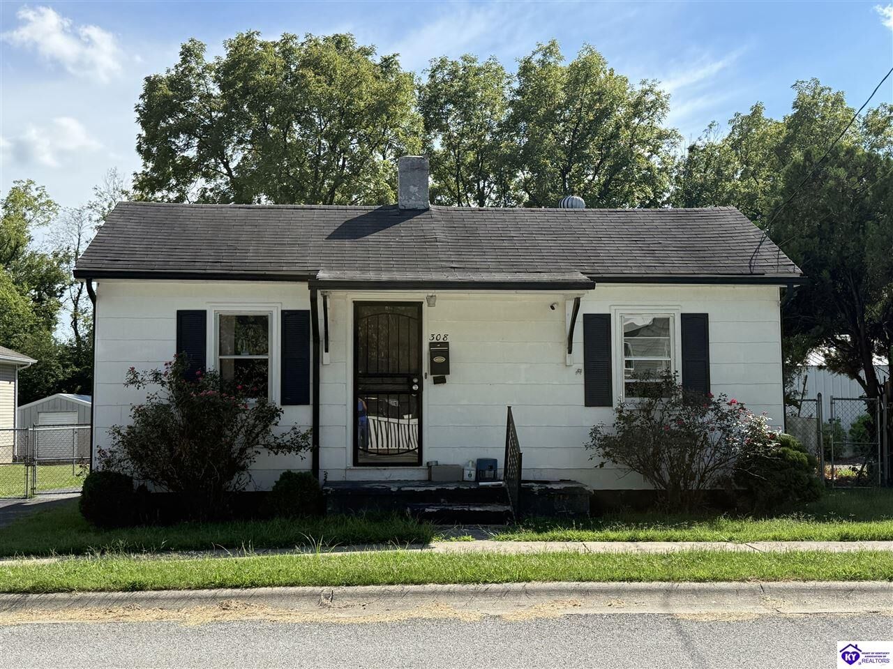 Property Photo:  308 E Poplar Street  KY 42701 