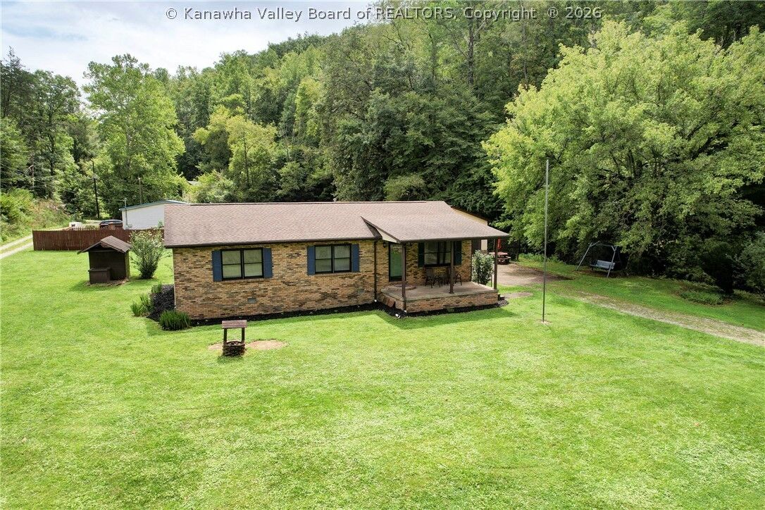 Property Photo:  318 Thorofare Road  WV 25045 