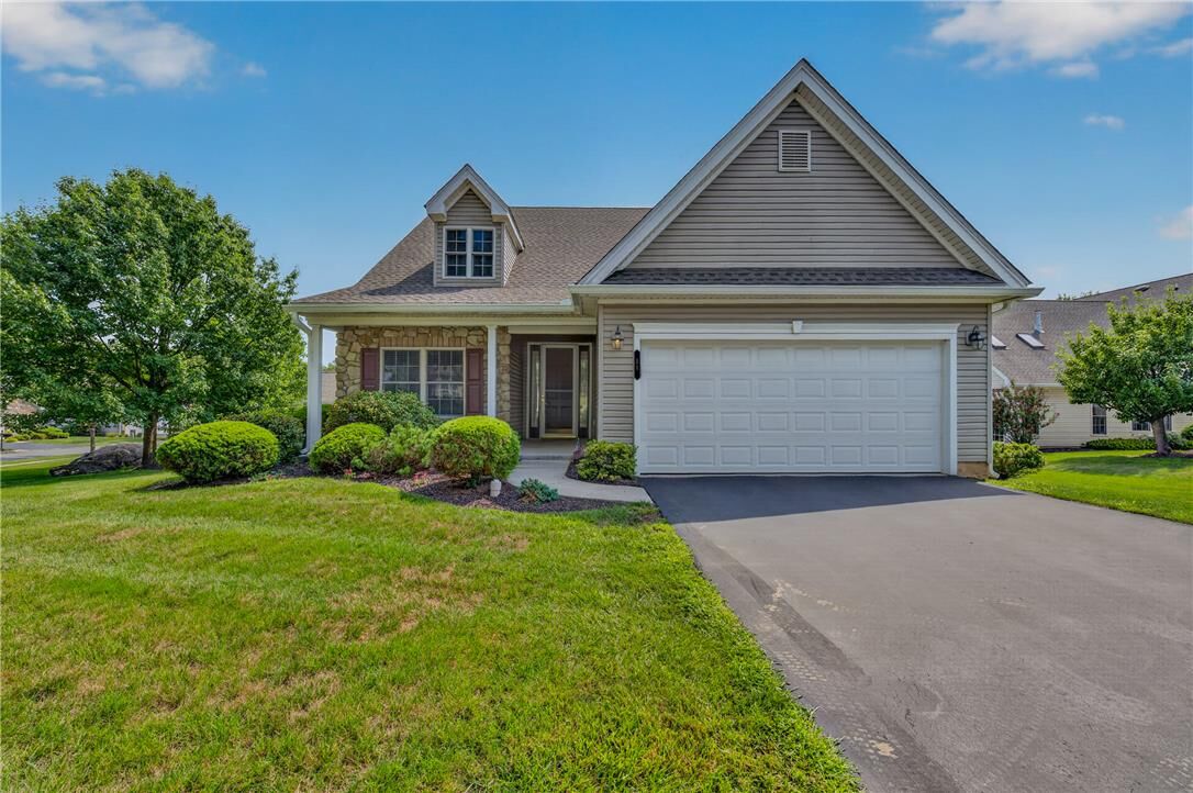 Property Photo:  51 Glenmoor Circle N  PA 18045 