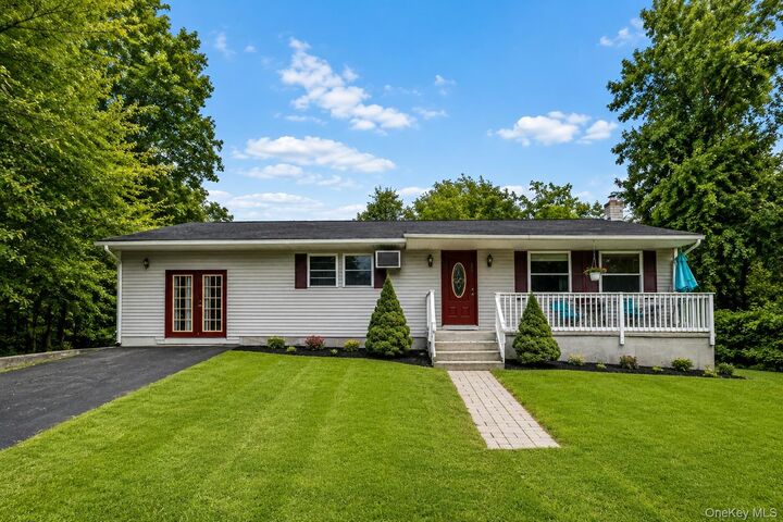Property Photo:  164 Brookside Farms Road  NY 12550 