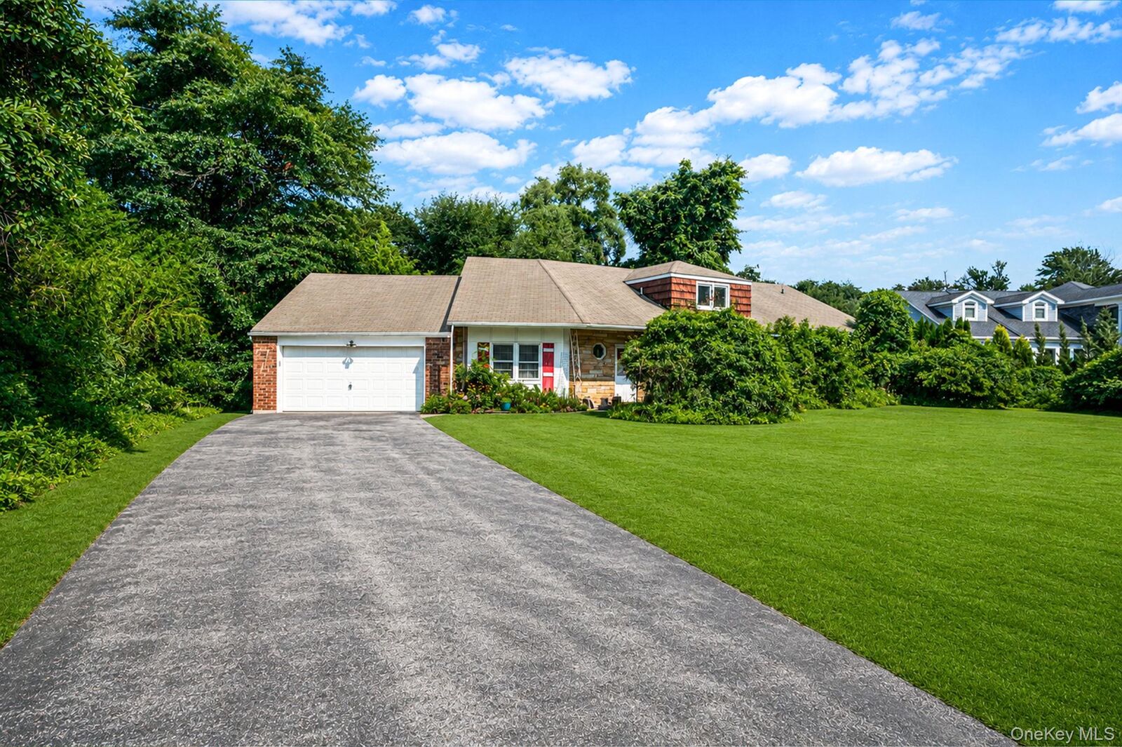 Property Photo:  893 Gardiner Drive  NY 11706 