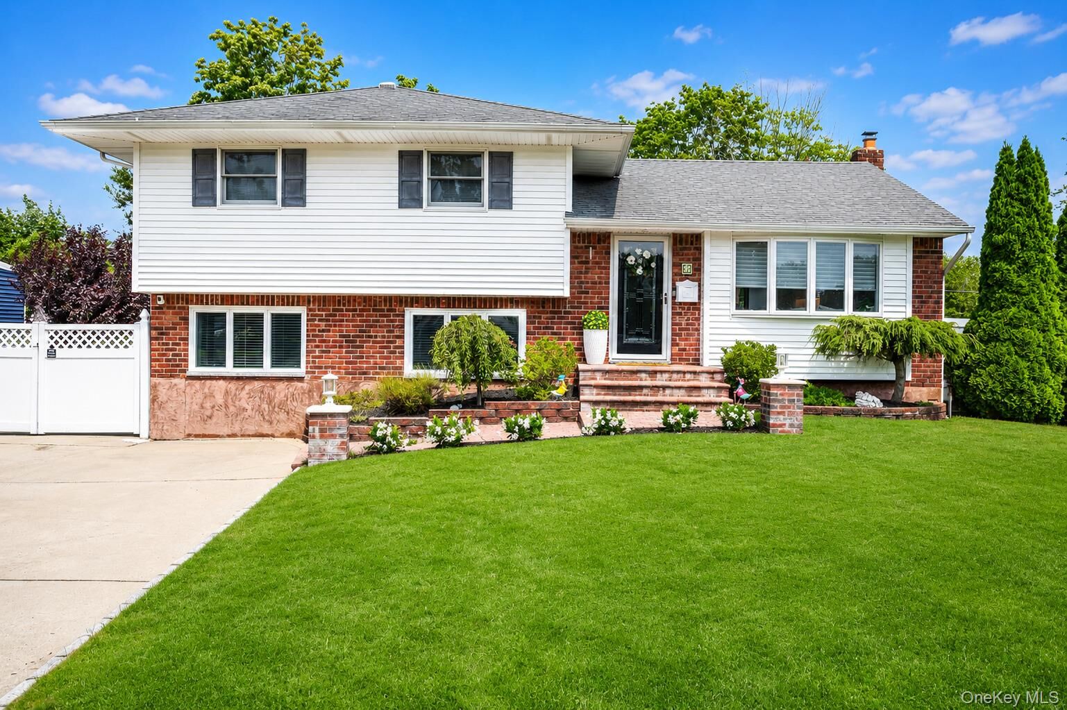 Property Photo:  5 Gardenia Drive  NY 11725 