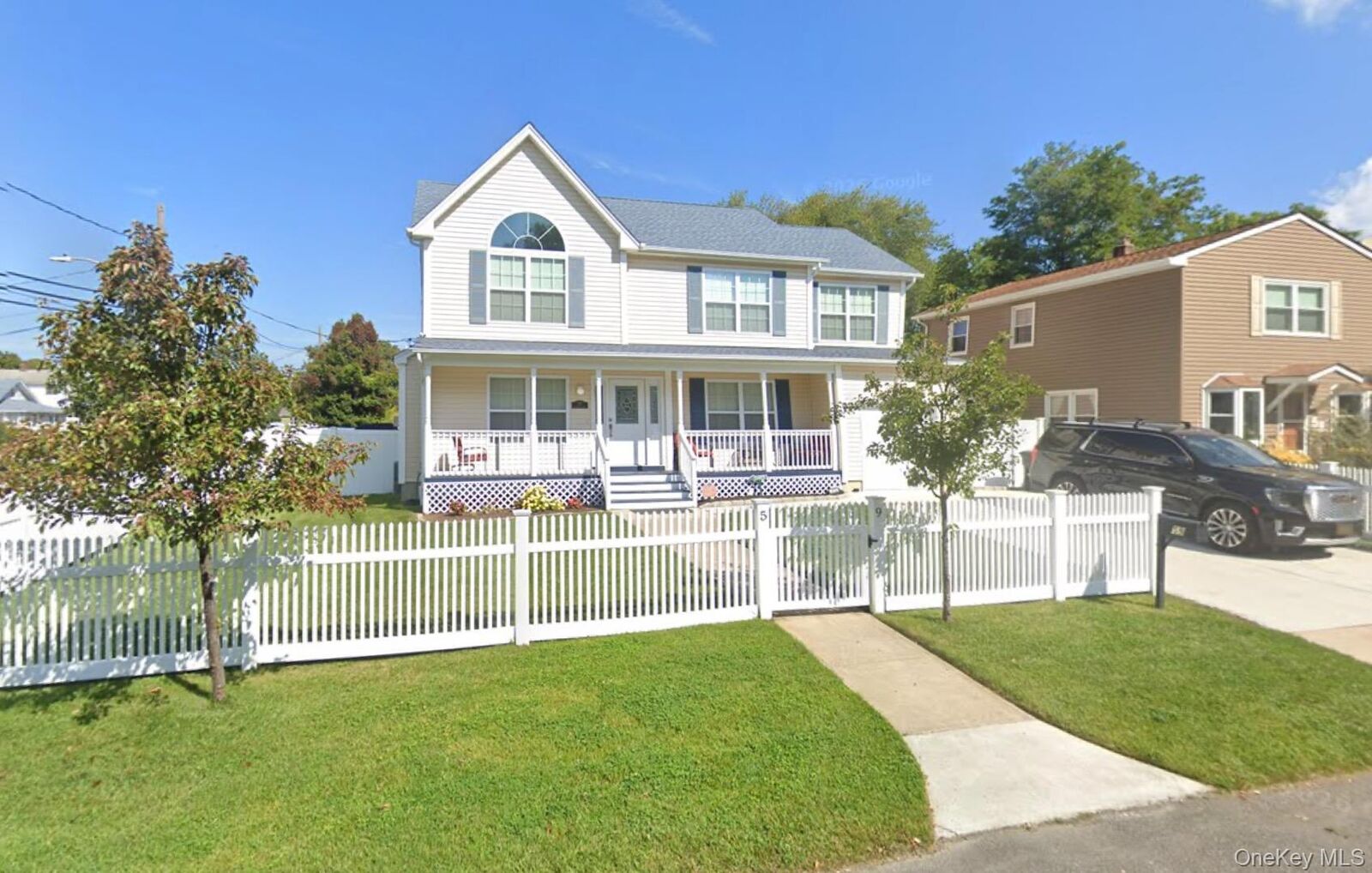 Property Photo:  59 Southard Avenue  NY 11704 