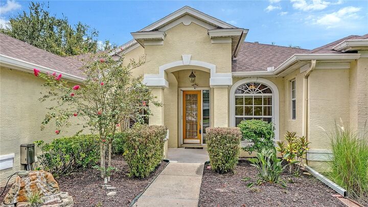 Property Photo:  6521 Sundew Court  FL 34202 
