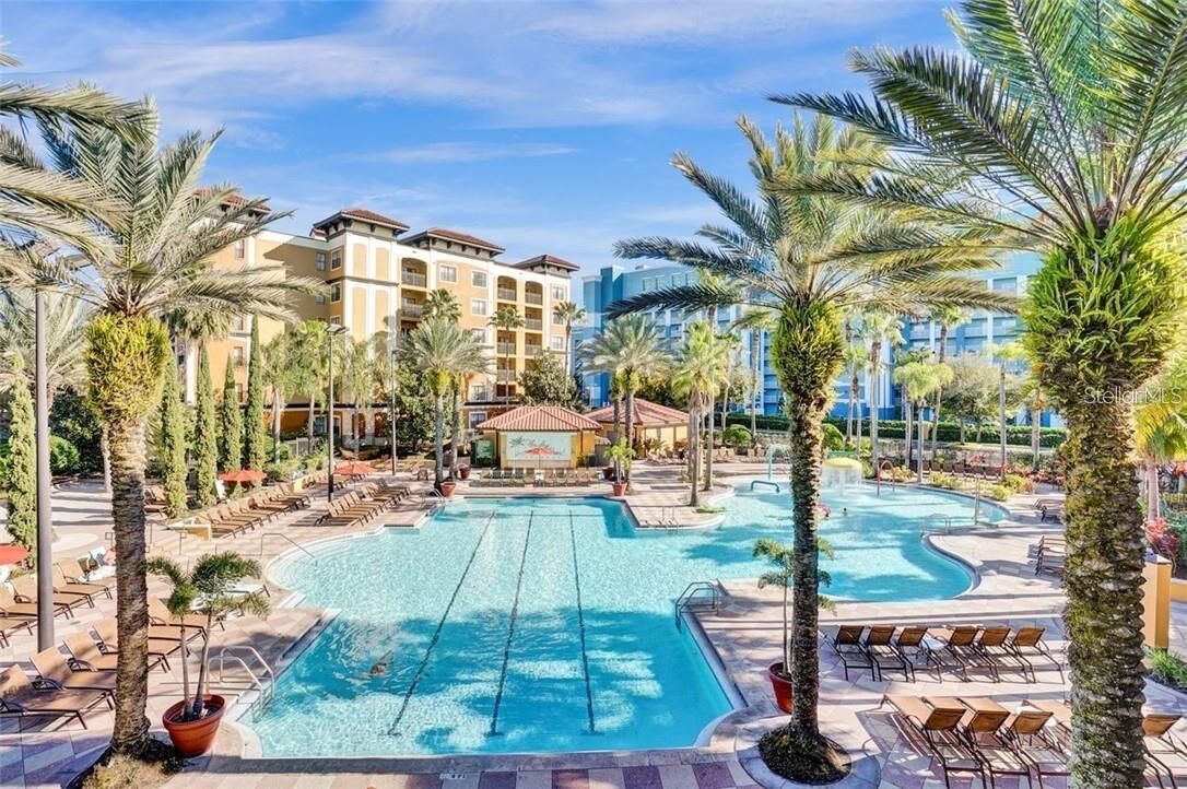 Property Photo:  12527 Floridays Resort Drive 512E  FL 32821 