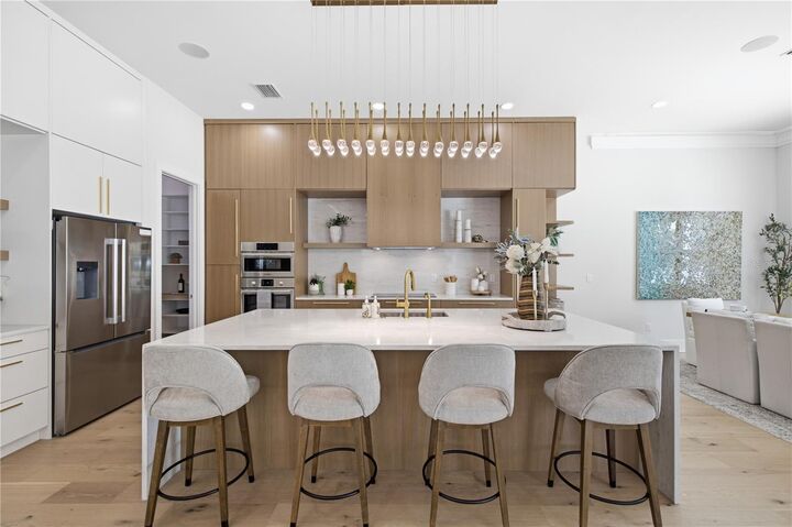 Property Photo:  810 W Braddock Street  FL 33603 