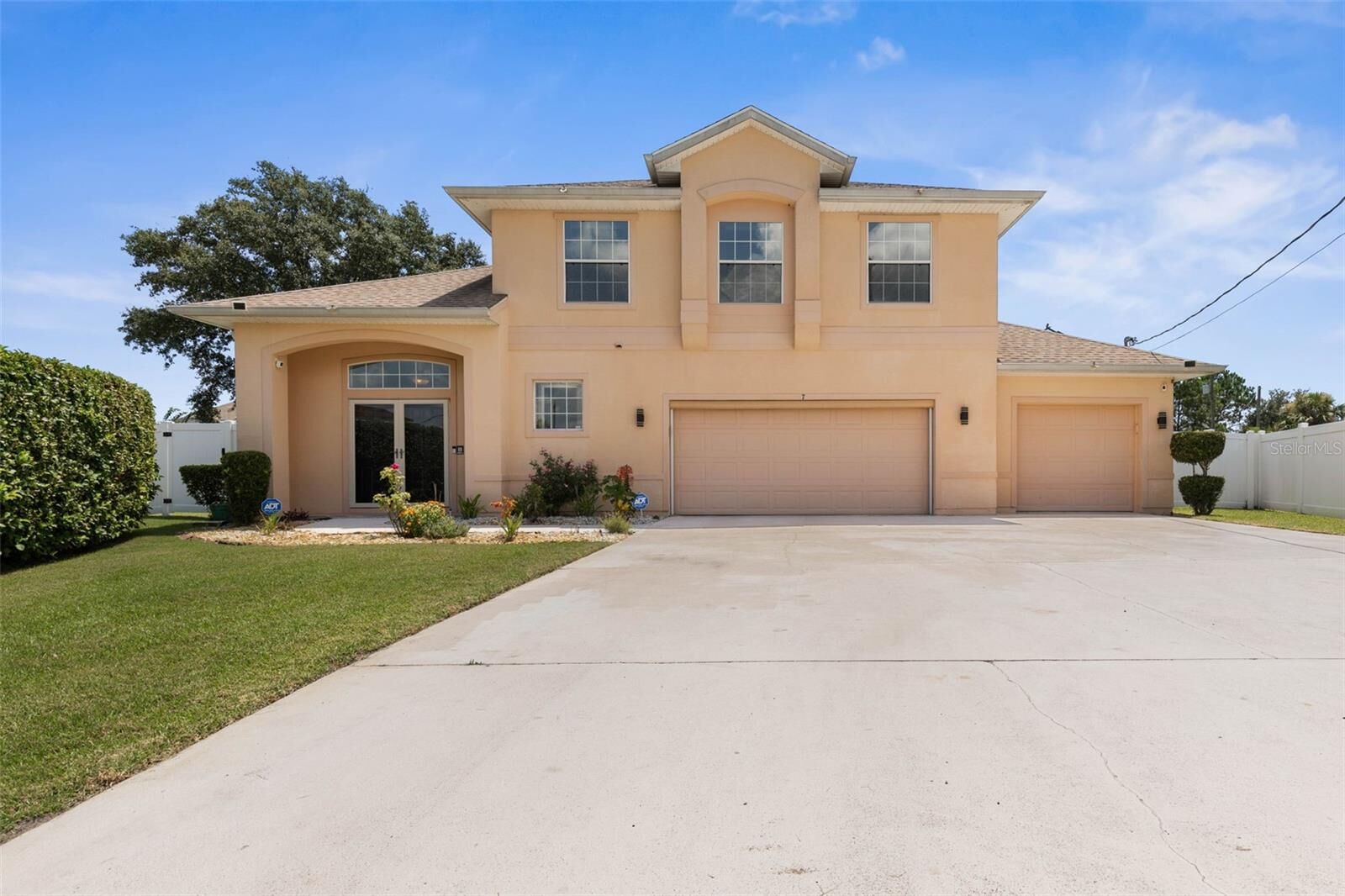 Property Photo:  7 Flint Place  FL 32137 