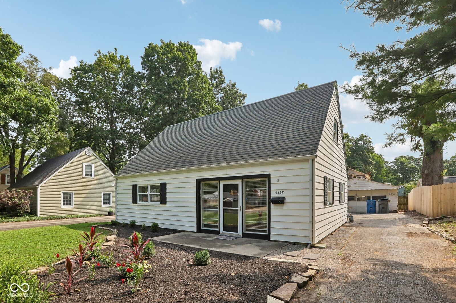 Property Photo: 5527 Crestview Avenue IN 46220