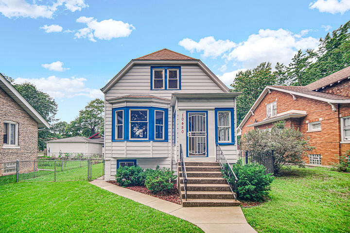 Property Photo: 10450 S Church Street IL 60643