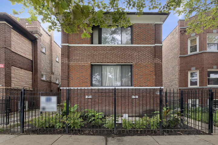 Property Photo: 4903 W Rice Street IL 60651